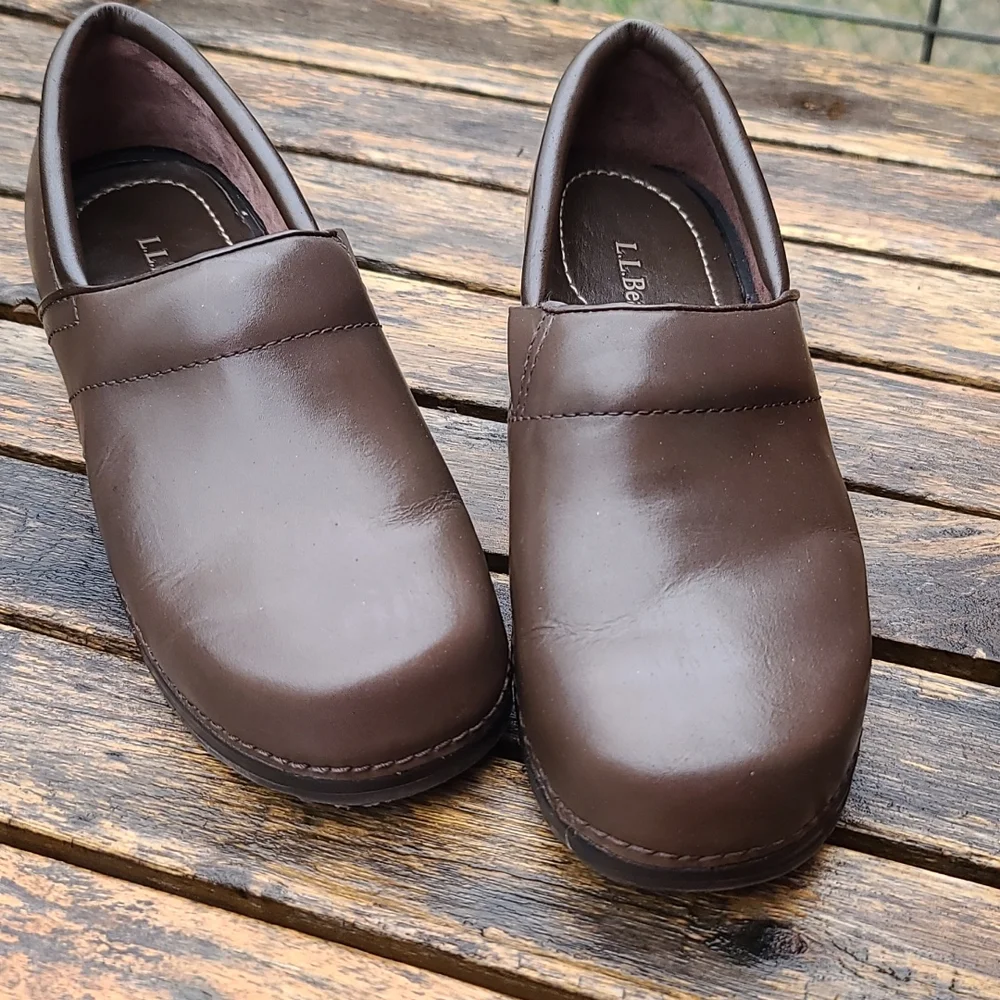 L. L Bean Brown leather clogs - Picture 2 of 5